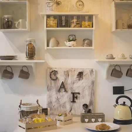 Elegant - Il Vicolo Storico Oda ve Kahvaltı Salerno