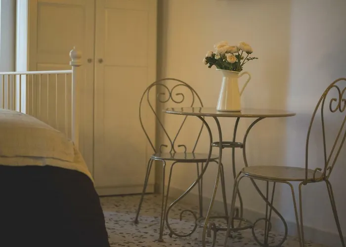 Bed & Breakfast Elegant - Il Vicolo Storico