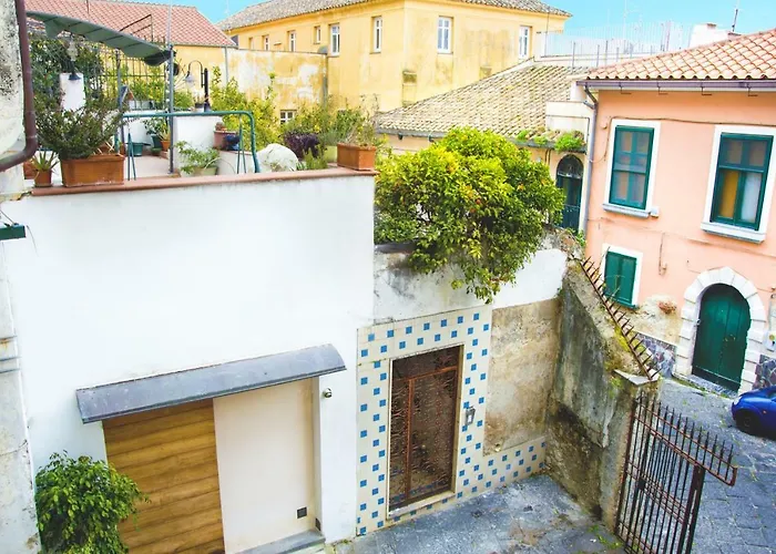 Bed & Breakfast Elegant - Il Vicolo Storico Salerno
