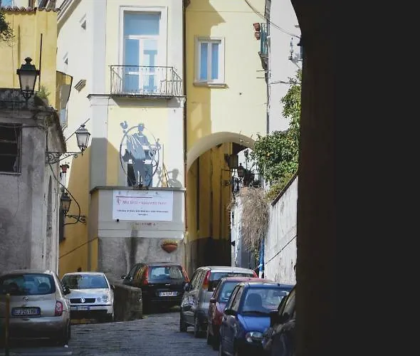 Elegant - Il Vicolo Storico Bed & Breakfast
