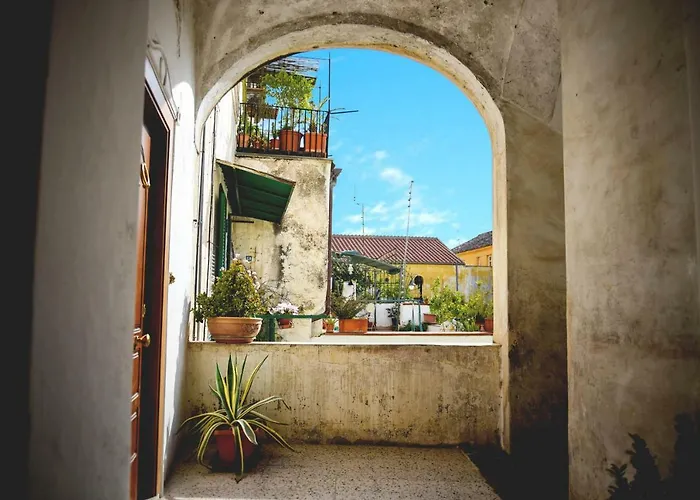 Bed & Breakfast Elegant - Il Vicolo Storico 4*