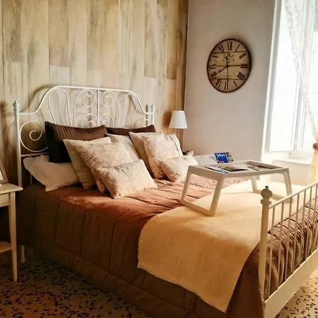 Elegant - Il Vicolo Storico Bed & Breakfast Salerno