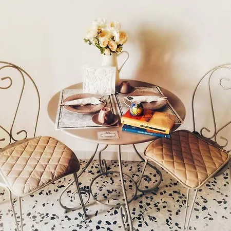 Bed & Breakfast Elegant - Il Vicolo Storico