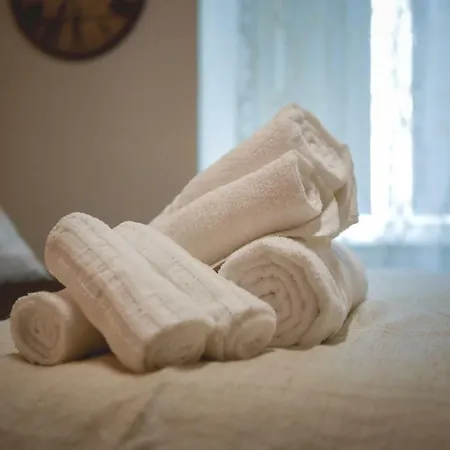 Bed & Breakfast Elegant - Il Vicolo Storico 3*