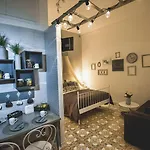 Bed and Breakfast Elegant - Il Vicolo Storico Σαλέρνο