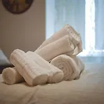 Elegant - Il Vicolo Storico Bed and Breakfast Σαλέρνο