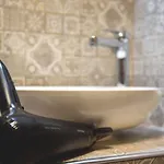 Elegant - Il Vicolo Storico Bed and Breakfast Σαλέρνο