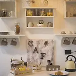 Elegant - Il Vicolo Storico