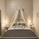 Elegant - Il Vicolo Storico Bed and Breakfast Σαλέρνο