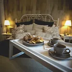Bed and Breakfast Elegant - Il Vicolo Storico Σαλέρνο