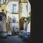 Elegant - Il Vicolo Storico Bed and Breakfast