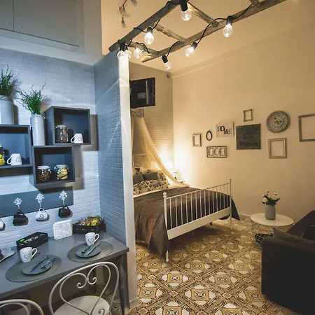 Bed & Breakfast Elegant - Il Vicolo Storico Salerno