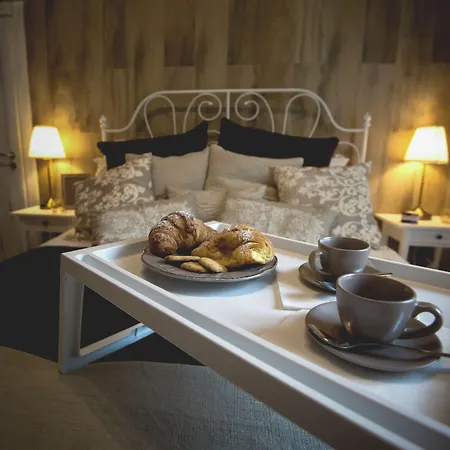 Elegant - Il Vicolo Storico Bed & Breakfast 4*