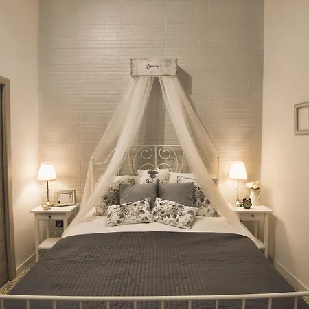 Elegant - Il Vicolo Storico Bed & Breakfast