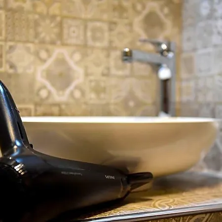 Elegant - Il Vicolo Storico Bed & Breakfast